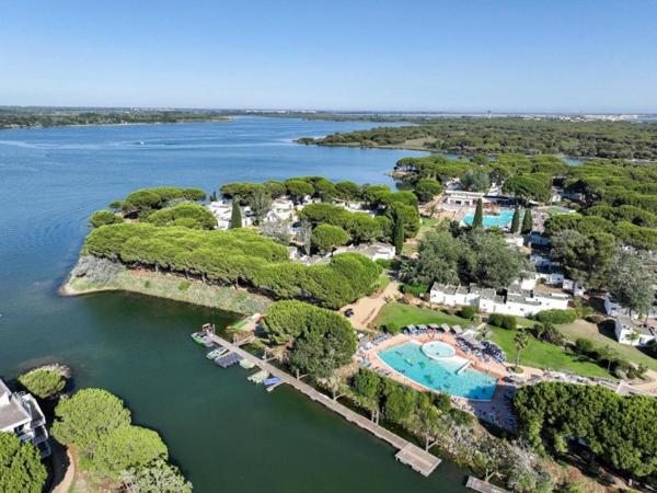 INVESTISSEMENT LOCATIF – LA GRANDE-MOTTE – Résidence Belambra Clubs Presqu'île du Ponant **** - 5.54% de rentabilité