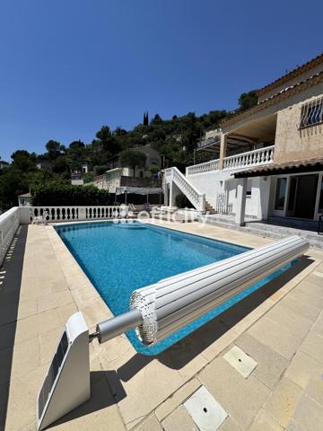 Maison
         6 pièces
        - 183 m² 750 000 € *
