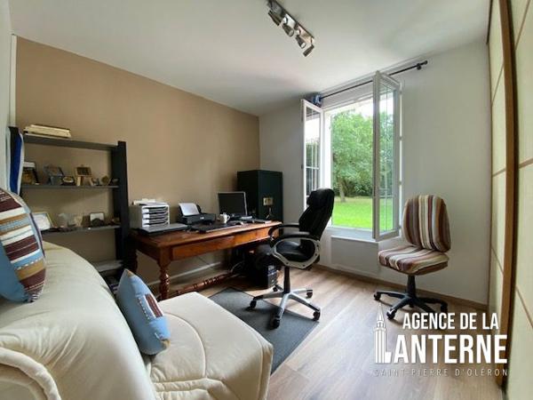 MAISON de PLAIN-PIED DE 145 m²  - TERRAIN de 9887 m²