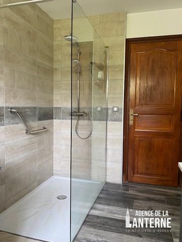 MAISON de PLAIN-PIED DE 145 m²  - TERRAIN de 9887 m²