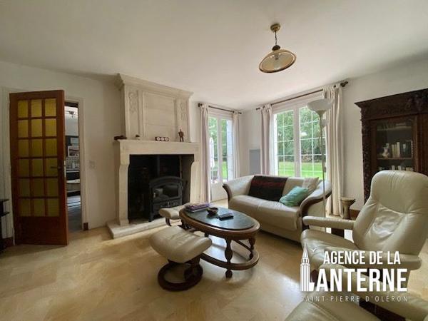 MAISON de PLAIN-PIED DE 145 m²  - TERRAIN de 9887 m²