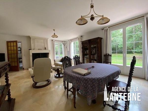 MAISON de PLAIN-PIED DE 145 m²  - TERRAIN de 9887 m²
