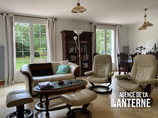 MAISON de PLAIN-PIED DE 145 m²  - TERRAIN de 9887 m²