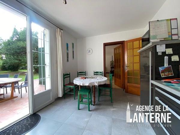 MAISON de PLAIN-PIED DE 145 m²  - TERRAIN de 9887 m²