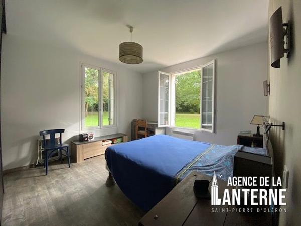 MAISON de PLAIN-PIED DE 145 m²  - TERRAIN de 9887 m²