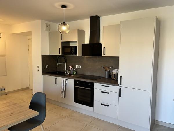 Appartement à louer 1 040 € CC Marseillan 3 p 61 m² DPE B