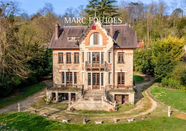 Propriété du XIXème siècle / Dépendance / Maison de Gardien / Piscine Chauffée