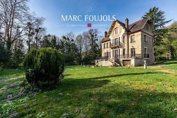 Propriété du XIXème siècle / Dépendance / Maison de Gardien / Piscine Chauffée