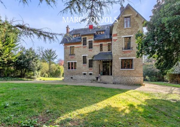 Propriété du XIXème siècle / Dépendance / Maison de Gardien / Piscine Chauffée