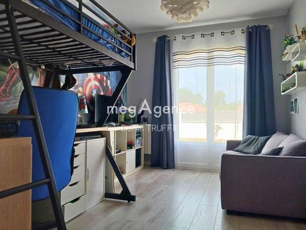 Maison à PESSAC, 33600 - 6 pièces 162m²