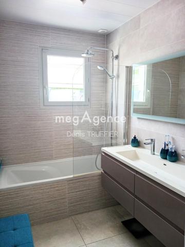 Maison à PESSAC, 33600 - 6 pièces 162m²