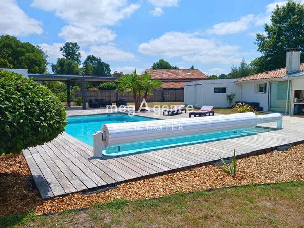 Maison à PESSAC, 33600 - 6 pièces 162m²