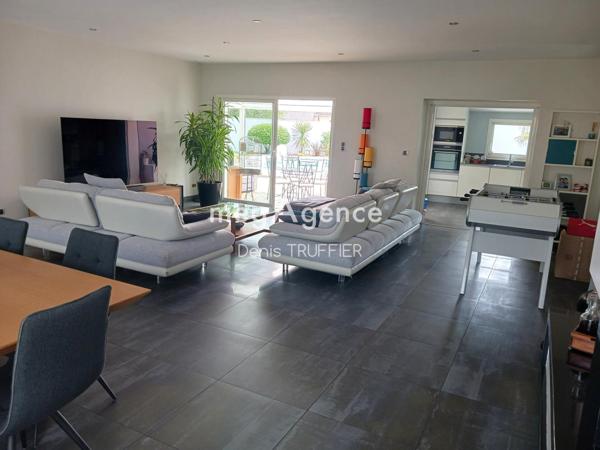 Maison à PESSAC, 33600 - 6 pièces 162m²