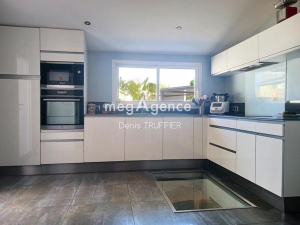 Maison à PESSAC, 33600 - 6 pièces 162m²