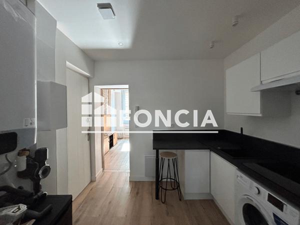 Location Studio meublé 25.61 m² - 45 RUE FOREST Charleville Mezieres 08000