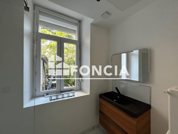 Location Studio meublé 25.61 m² - 45 RUE FOREST Charleville Mezieres 08000