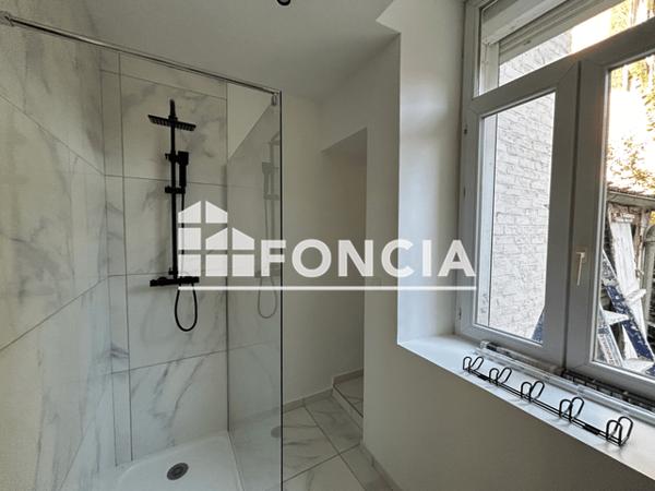 Location Studio meublé 25.61 m² - 45 RUE FOREST Charleville Mezieres 08000