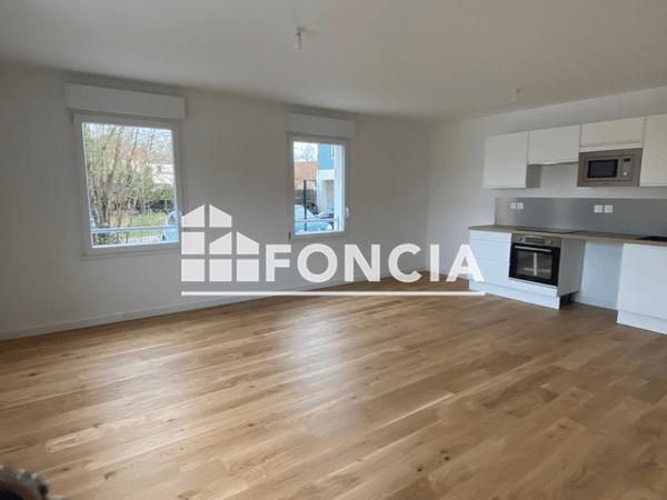 Location Appartement 3 pièces 70 m² - 10 RUE VICTOR HUGO Boves 80440