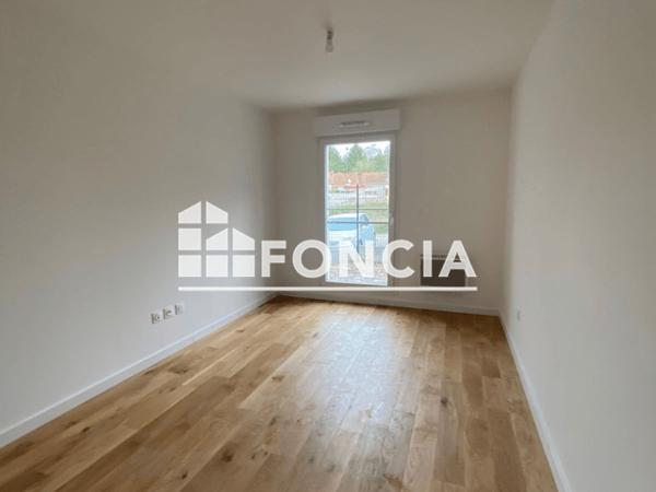 Location Appartement 3 pièces 70 m² - 10 RUE VICTOR HUGO Boves 80440