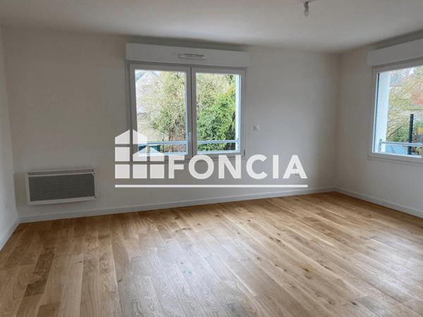 Location Appartement 3 pièces 70 m² - 10 RUE VICTOR HUGO Boves 80440