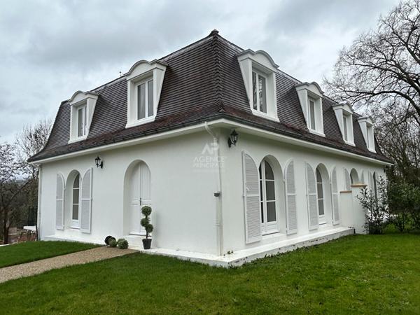Maison Pontoise 6 pièce(s) 124.68 m2 €546 000 ** - Référence 11161