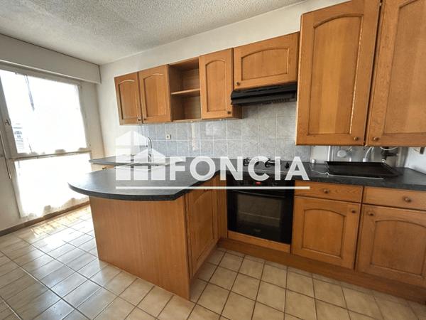 Location Appartement 3 pièces 70.5 m² - 12 PLACE DES TUILEAUX Meylan 38240