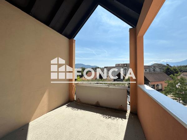 Location Appartement 3 pièces 70.5 m² - 12 PLACE DES TUILEAUX Meylan 38240