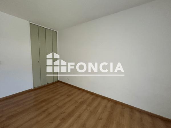 Location Appartement 3 pièces 70.5 m² - 12 PLACE DES TUILEAUX Meylan 38240