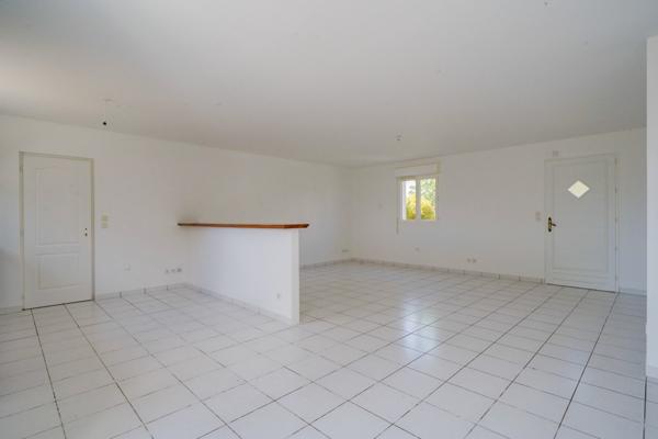 Plassac (33390) Maison 4 pièces de 90m2 habitables avec garage attenant sur parcelle de 755m2