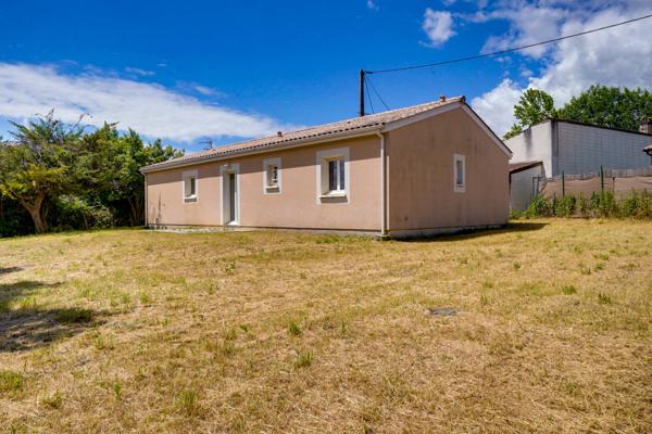 Plassac (33390) Maison 4 pièces de 90m2 habitables avec garage attenant sur parcelle de 755m2