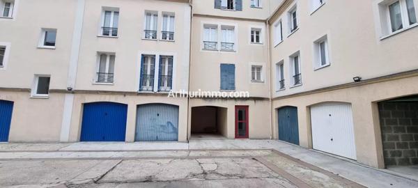 Vente                                                      Appartement
                        
                     3 pièces                      69 m2                     à Limeil-Brévannes