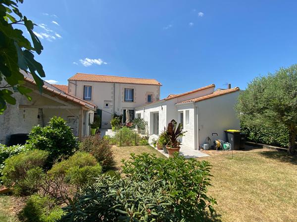 Maison Saujon 8 pièce(s) 230 m2 Saujon