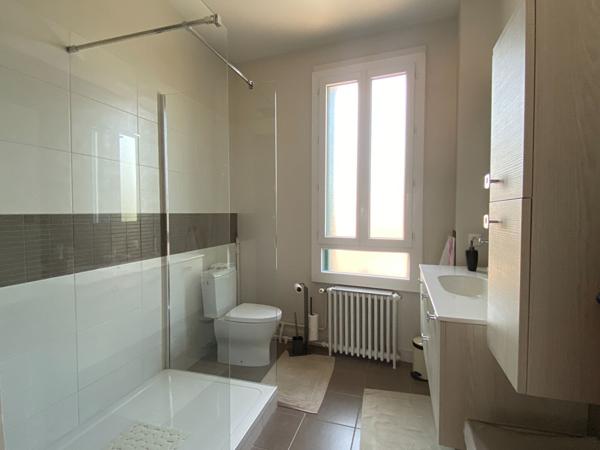 Maison Saujon 8 pièce(s) 230 m2 Saujon