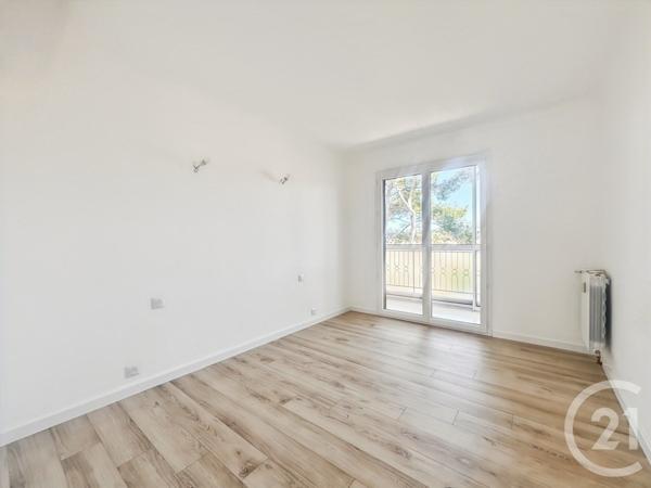 Appartement T3 à vendre  3 pièces - 68,27 m2 SANARY SUR MER - 83