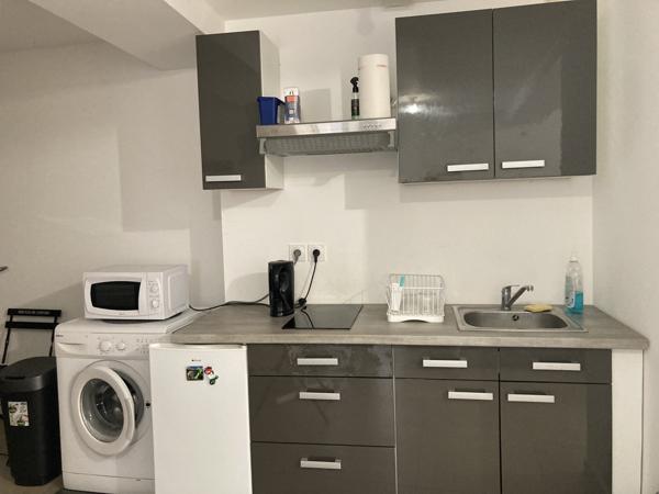 A LAGNIEU, en Centre-Ville, IMMEUBLE de 2 appartements T3 duplex et studio avec 1 place de stationnement Lagnieu (01150)