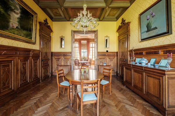 Appartement dans un hôtel particulier du 19ème avec son jardin privatif et son orangerie