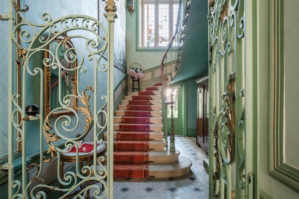 Appartement dans un hôtel particulier du 19ème avec son jardin privatif et son orangerie