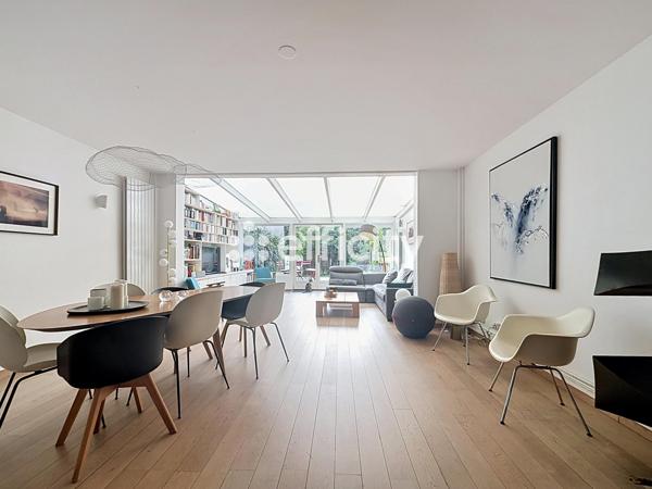 Maison
         6 pièces
        - 152 m² Bien prestige 1 198 000 € *