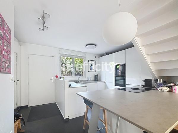 Maison
         6 pièces
        - 152 m² Bien prestige 1 198 000 € *
