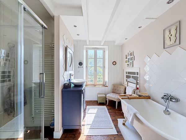 CHATEAUNEUF :Maison de caractère XIX? – 5 chambres – Terrasse et jardin