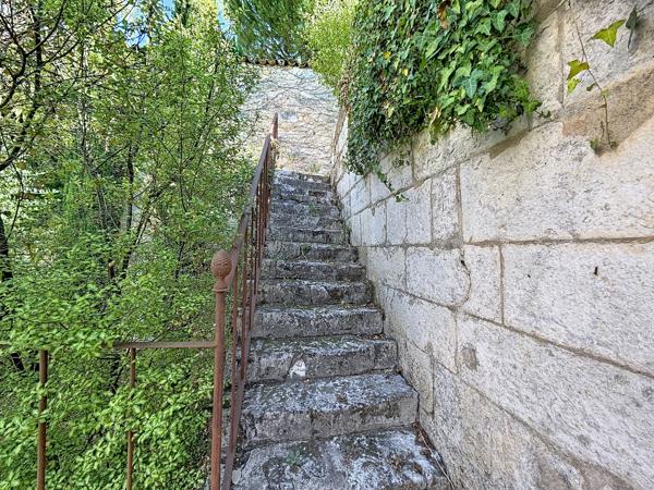CHATEAUNEUF :Maison de caractère XIX? – 5 chambres – Terrasse et jardin