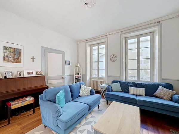 CHATEAUNEUF :Maison de caractère XIX? – 5 chambres – Terrasse et jardin