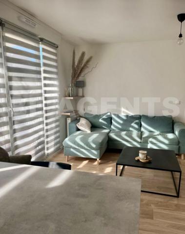 Appartement 2 pièces - Roissy en brie - Jardin - Parking - Proche gare 