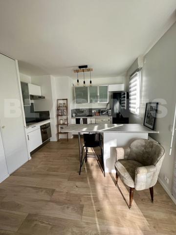 Appartement 2 pièces - Roissy en brie - Jardin - Parking - Proche gare 