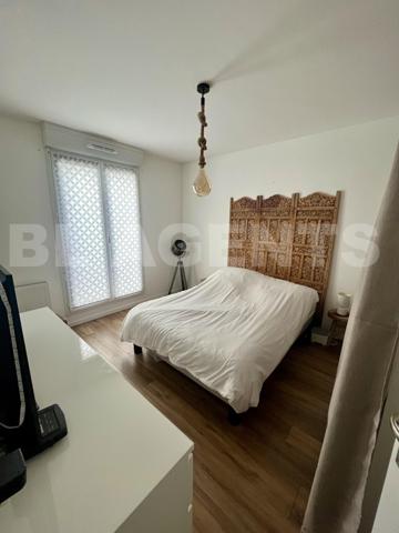 Appartement 2 pièces - Roissy en brie - Jardin - Parking - Proche gare 