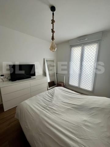 Appartement 2 pièces - Roissy en brie - Jardin - Parking - Proche gare 