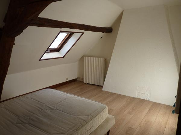 Maison en pierre quartier calme Prémery 3 Chambres avec grand terrain commerces écoles