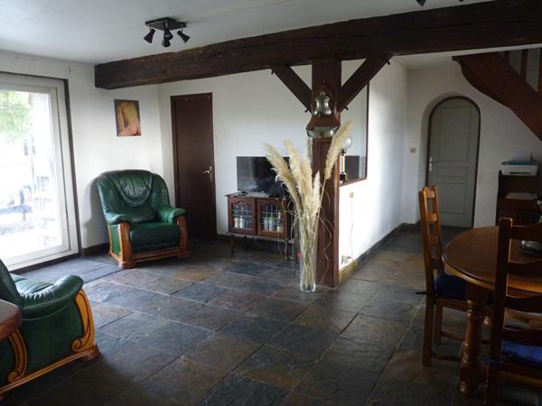 Maison en pierre quartier calme Prémery 3 Chambres avec grand terrain commerces écoles