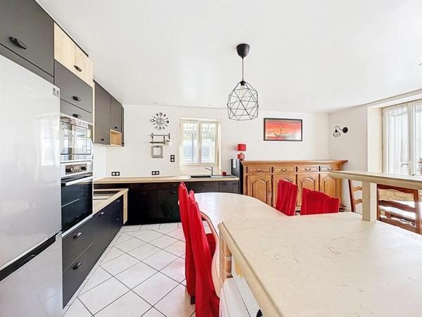 CLÉRIEUX – Maison familiale de 140 m² avec piscine
