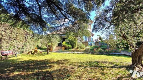 Villa avec jardin et piscine proche du centre d'Uzès